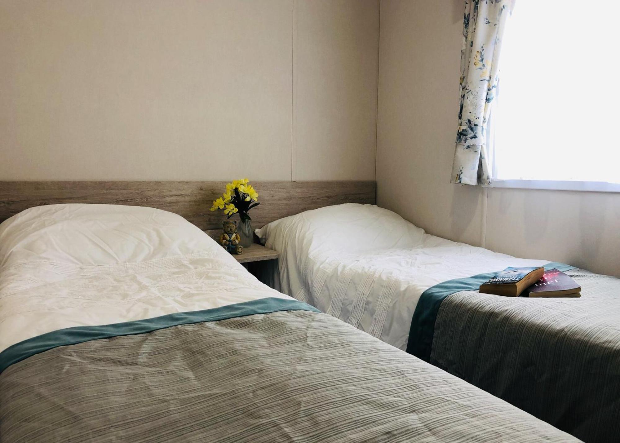 Burrowhead Holiday Village Isle of Whithorn Room photo
